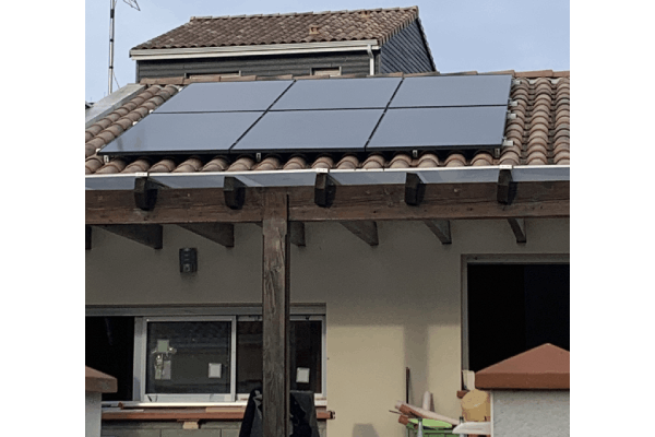 Installation de 6 panneaux Dualsun de 500Wc associé à un onduleur Hybride Huawei de 3kW